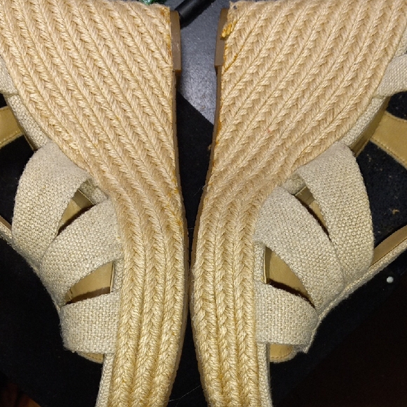 Michael Kors Natural Woven Wedges - Picture 6 of 12